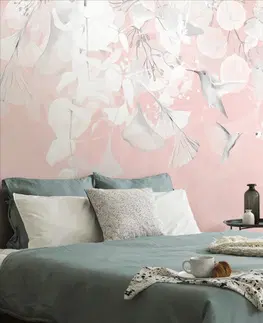 Samolepící tapety Samolepící tapeta listy s kolibříky v růžovo-šedém