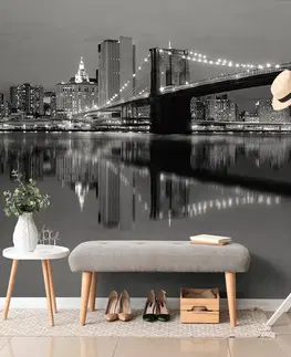Samolepící tapety Samolepící fototapeta černobílý most v Manhattanu