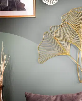 Různé luxusní dekorace a doplňky Estila Moderní florální nástěnná kovová dekorace Biloba III zlaté barvy 90cm