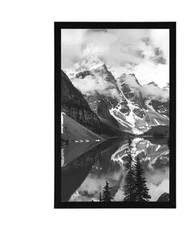 Příroda Plakát s paspartou nádherná černobílá horská krajina