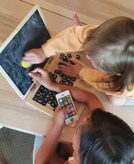 Živé a vzdělávací sady Small foot Dřevěný notebook pro děti VISCO hnědý