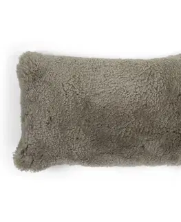 Dekorační polštáře Hnědo šedý podlouhlý polštář z ovčí kůže - 50*30*15cm Mars & More QXNHKSB