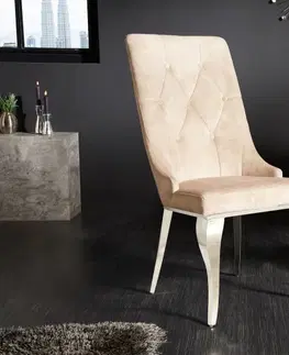 Luxusní jídelní židle Estila Exkluzivní moderní jídelní židle Glamour se sametovým béžovým čalouněním a stříbrnými chromovými nohami 102cm