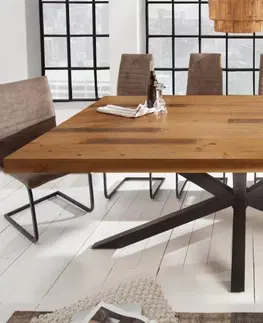 Designové a luxusní jídelní stoly Estila Industriální masivní stůl Comedor z masivního dřeva a černýma zkříženýma nohama z kovu 240cm