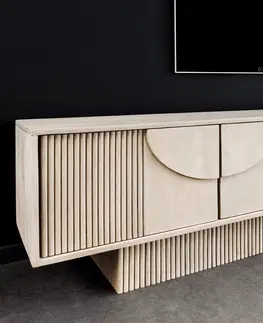 Luxusní a designové televizní stolky Estila Designový art deco čtyřdveřový béžový televizní stolek Sonia s extravagantním geometrickým reliéfem z běleného dřeva 200 cm
