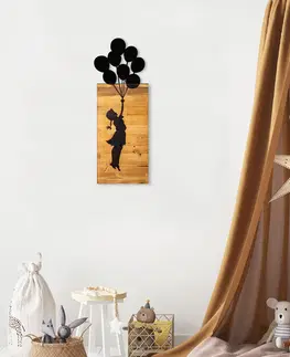 Nástěnné dekorace Nástěnná dekorace dřevo DĚVČE S BALÓNKY 30 x 86 cm