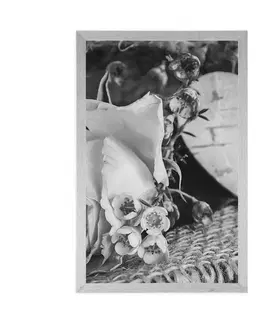Černobílé Plakát růže a srdíčko v jutě v černobílém provedení