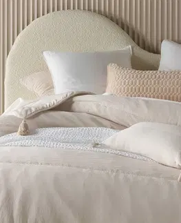Jednobarevné přehozy na postel Krémový přehoz na postel Noemi se střapci 240 x 260 cm