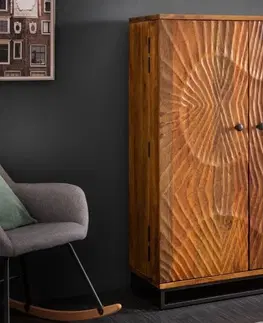 Luxusní barový nábytek Estila Masivní barová skříňka Cumbria z masivního mangového dřeva 140cm