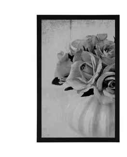 Černobílé Plakát růže ve váze v černobílém provedení