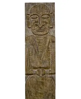 Různé luxusní dekorace a doplňky Estila Dekorativní etno vyřezávaný panel Isu s figurálním motivem z teakového dřeva v přírodní hnědé barvě 165 cm