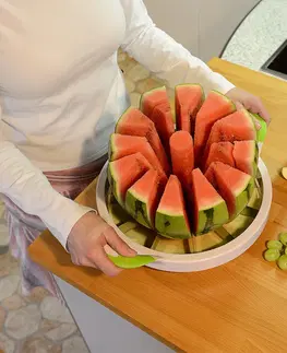 Pomocníci do kuchyně Kráječ na melouny
