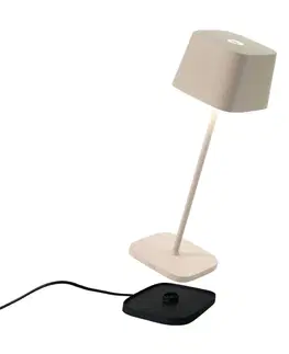 Venkovní osvětlení terasy Zafferano Zafferano Ofelia 3K dobíjecí stolní lampa IP65 písek