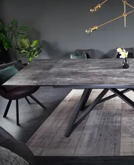 Designové a luxusní jídelní stoly Estila Moderní keramický šedý rozkládací jídelní stůl Epinal betonovým povrchem a kovovou konstrukcí 260cm