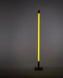 Stojací lampy SELETTI LED stojací lampa Linea se dřevem, žlutá