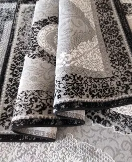 Vintage koberce Exkluzívny koberec čiernej farby vo vintage štýle