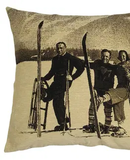 Dekorační polštáře Gobelínový retro polštář s lyžaři a dobovými lyžemi Ski club - 45*15*46cm Mars & More EVKSSSDS