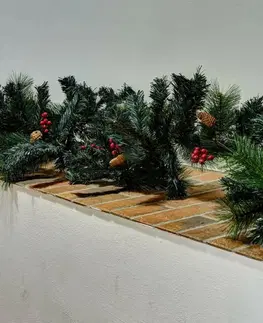 Vánoční stromky a věnce DecoLED Girlanda, 200 cm, Vzhled (barva): zelená červená hnědá K130