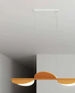 Závěsná světla FLOS FLOS Almendra Linear LED závěsné světlo 3x okrová