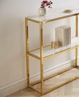 Designové a luxusní konzolové stolky Estila Art deco konzolový stolek Gold Marbleux oddélníkový se zlatou lesklou konstrukcí a mramorovými poličkami 80cm