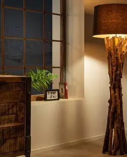 Designové a luxusní stojící lampy Estila Venkovská stojací lampa Missle z teakového dřeva v přírodní hnědé barvě s černým textilním stínítkem 150cm