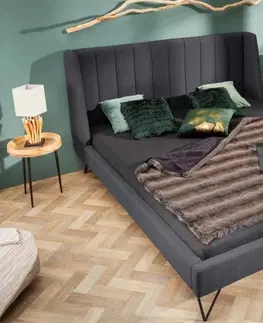 Luxusní a stylové postele Estila Designová čalouněná manželská postel Taxil Mode s potahem v antracitové barvě 160x200cm