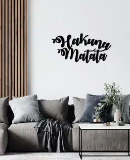 Bytové doplňky a dekorace Wallity Nástěnná kovová dekorace HAKUNA MATATA černá