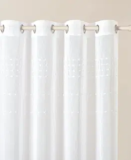 Záclony Kvalitní bílý závěs Marisa se stříbrnými průchodkami 140 x 250 cm