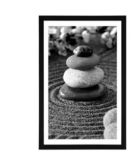 Černobílé Plakát s paspartou pyramida Zen kamenů v černobílém provedení