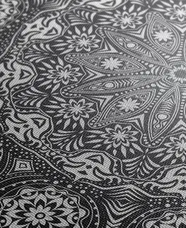 Černobílé obrazy Obraz okrasná Mandala s krajkou v černobílém provedení