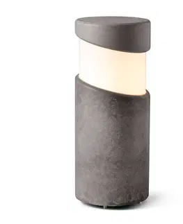 Sloupková světla FARO BARCELONA Svítidlo na soklu Block z betonu