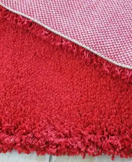 Koberce SHAGGY Moderní huňatý koberec v červené barvě