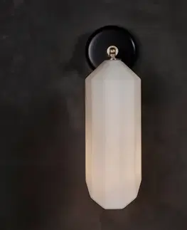 Nástěnná svítidla LE KLINT LE KLINT Pliverre nástěnné světlo opálové stínidlo