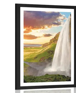Příroda Plakát s paspartou majestátní vodopád na Islandu
