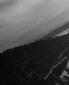 Černobílé obrazy Obraz jezero při západu slunce v černobílém provedení