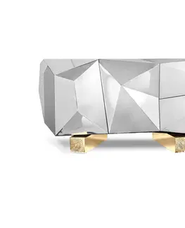 Designové komody Estila Luxusní stříbrný příborník s lesklým povrchem as pozlacenýma mosaznýma nohama s odlévaným detailem Diamond Pyrite 185 cm