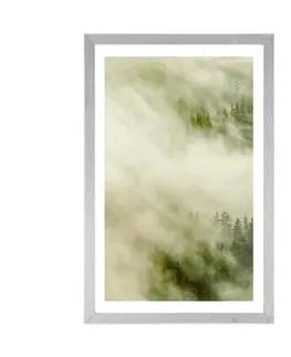 Příroda Plakát s paspartou mlhavý les