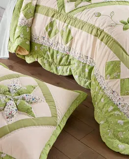 Přehozy Přehoz na postel patchwork s potiskem květin