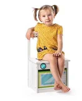 Dřevěné hračky Woody Kuchyňka s židličkou 2v1, 34 x 31,5 x 56 cm