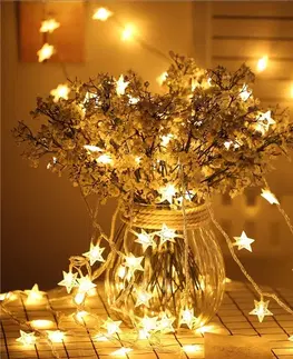 Vánoční řetězy a lamety Tutumi Vánoční LED světelný řetěz s hvězdami LUMI