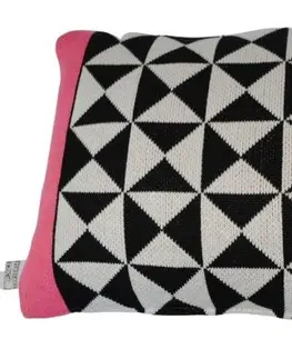 Dekorační polštáře Černo-bílo- růžový polštář Pyramid strawberry - 30*50cm Colmore by Diga 180-16-087-ST