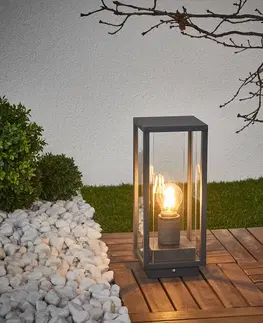 Sloupková světla Lucande Annalea – svítidlo na podstavci hranatého tvaru