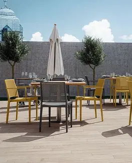 Zahradní židle a křesla Plastové křeslo s područkami STOCKHOLM (různé barvy) žlutá