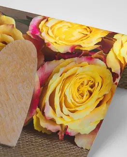 Samolepící tapety Samolepící fototapeta valentýnské žluté růže