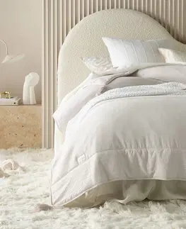 Jednobarevné přehozy na postel Béžový přehoz Noemi se střapci 200 x 220 cm