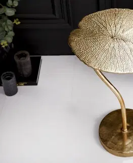 Luxusní a designové příruční stolky Estila Art-deco stylový příruční stolek Zapalota z kovu ve tvaru listu ve zlaté barvě 40cm