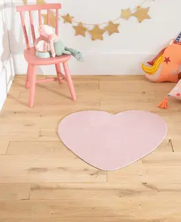 Koberce a koberečky Protiskluzový kobereček ve tvaru srdce