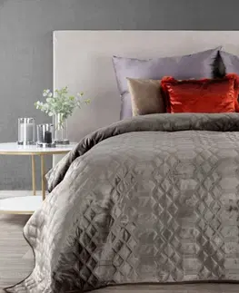 Jednobarevné přehozy na postel Béžový sametový přehoz na postel s dekoračním prošíváním