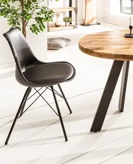 Designové a luxusní jídelní stoly Estila Industriální designový kulatý jídelní stůl Ivar z masivu 80 cm