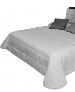 Luxusní přehozy na postel Světle šedý přehoz na postel do ložnice